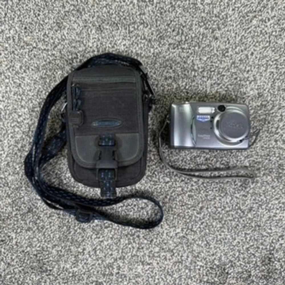 Kodak EasyShare DX4530 Digital Camera 5.0MP 3x Optical Zoom Lowepro NOT TESTED